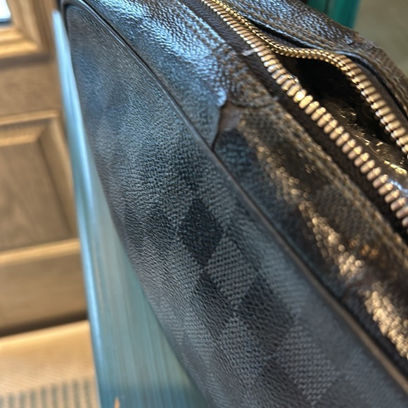 ‼️New Price‼️Firm‼️Louis Vuitton Damier Graphite Toiletry Bag - Picture 4 of 13